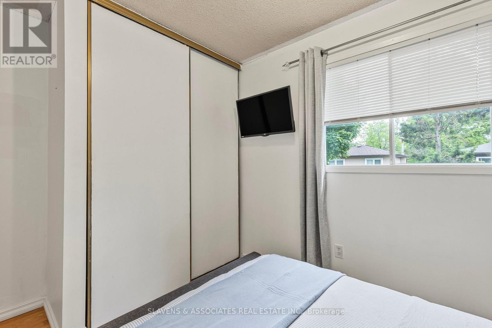 37 Vodden Street W, Brampton, Ontario  L6X 2W6 - Photo 23 - W12492086