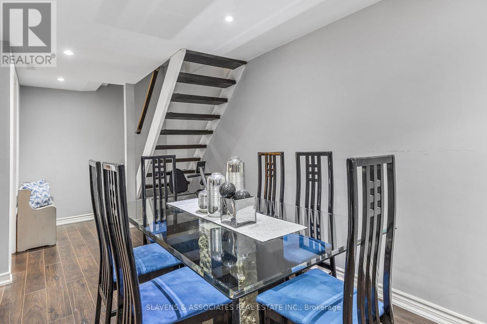 37 Vodden Street W, Brampton, Ontario  L6X 2W6 - Photo 27 - W12492086