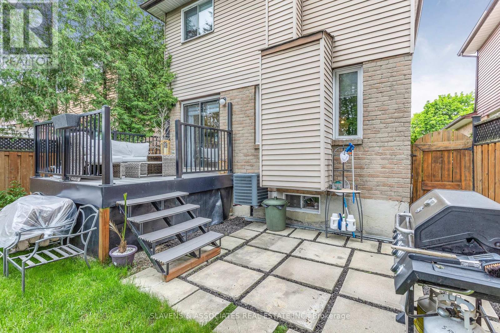 37 Vodden Street W, Brampton, Ontario  L6X 2W6 - Photo 38 - W12492086