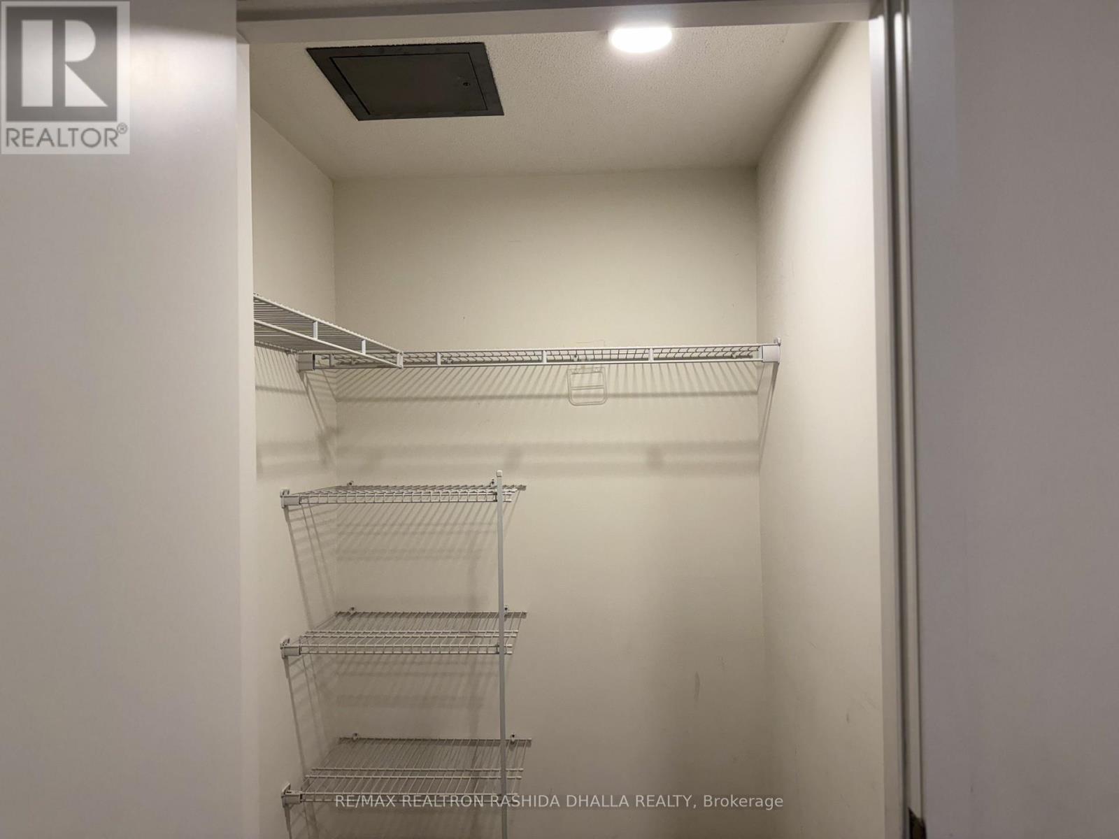 305 - 160 Canon Jackson Drive, Toronto, Ontario  M6M 0B6 - Photo 14 - W12492088