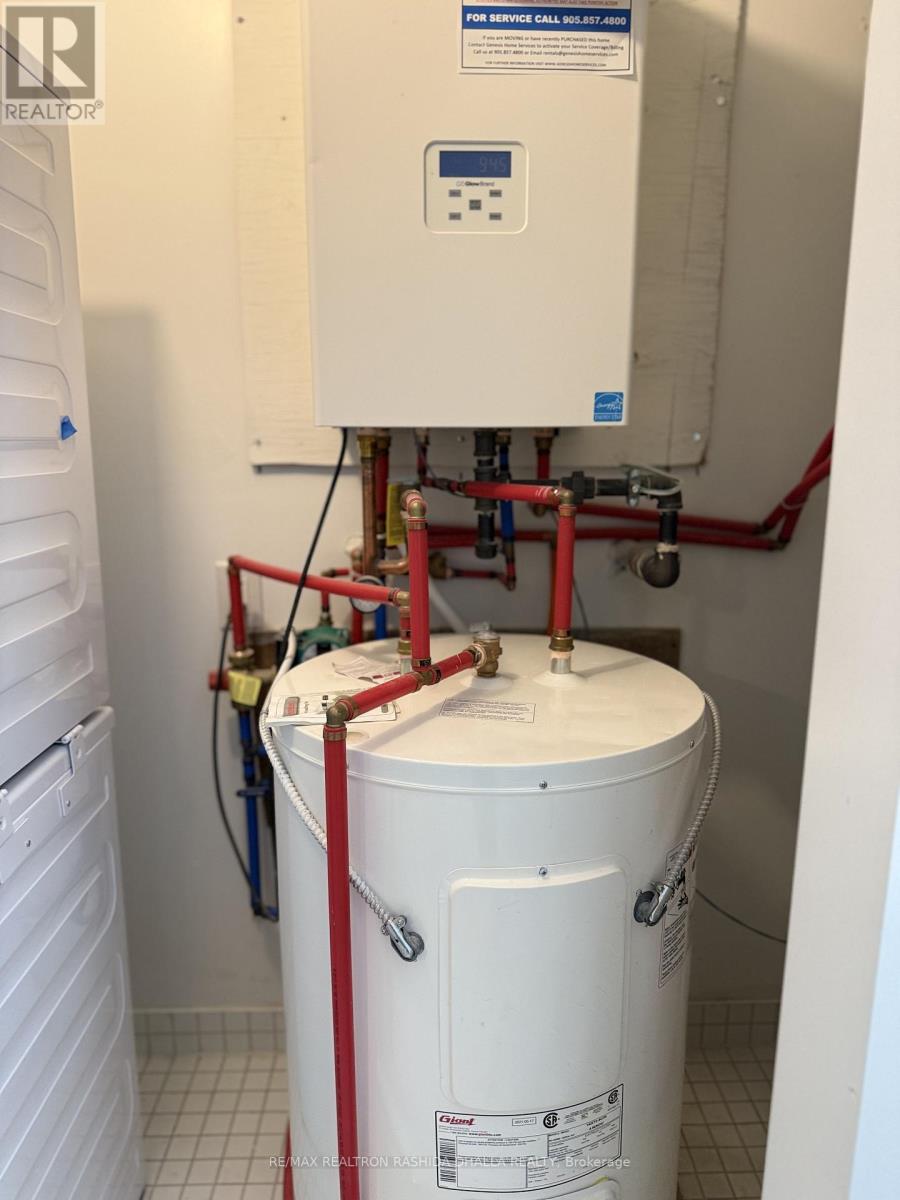 305 - 160 Canon Jackson Drive, Toronto, Ontario  M6M 0B6 - Photo 16 - W12492088