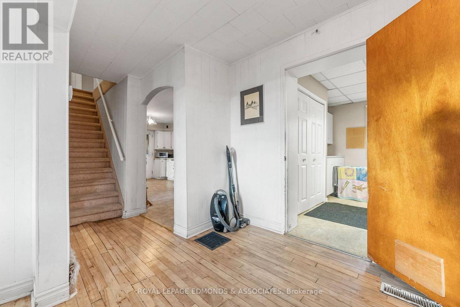 44 Alva Drive, Whitewater Region, Ontario  K0J 1K0 - Photo 11 - X12492224