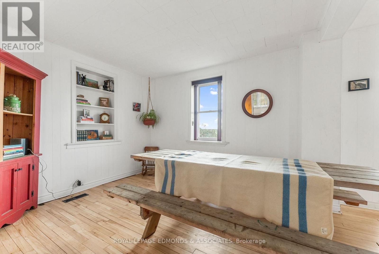 44 Alva Drive, Whitewater Region, Ontario  K0J 1K0 - Photo 13 - X12492224