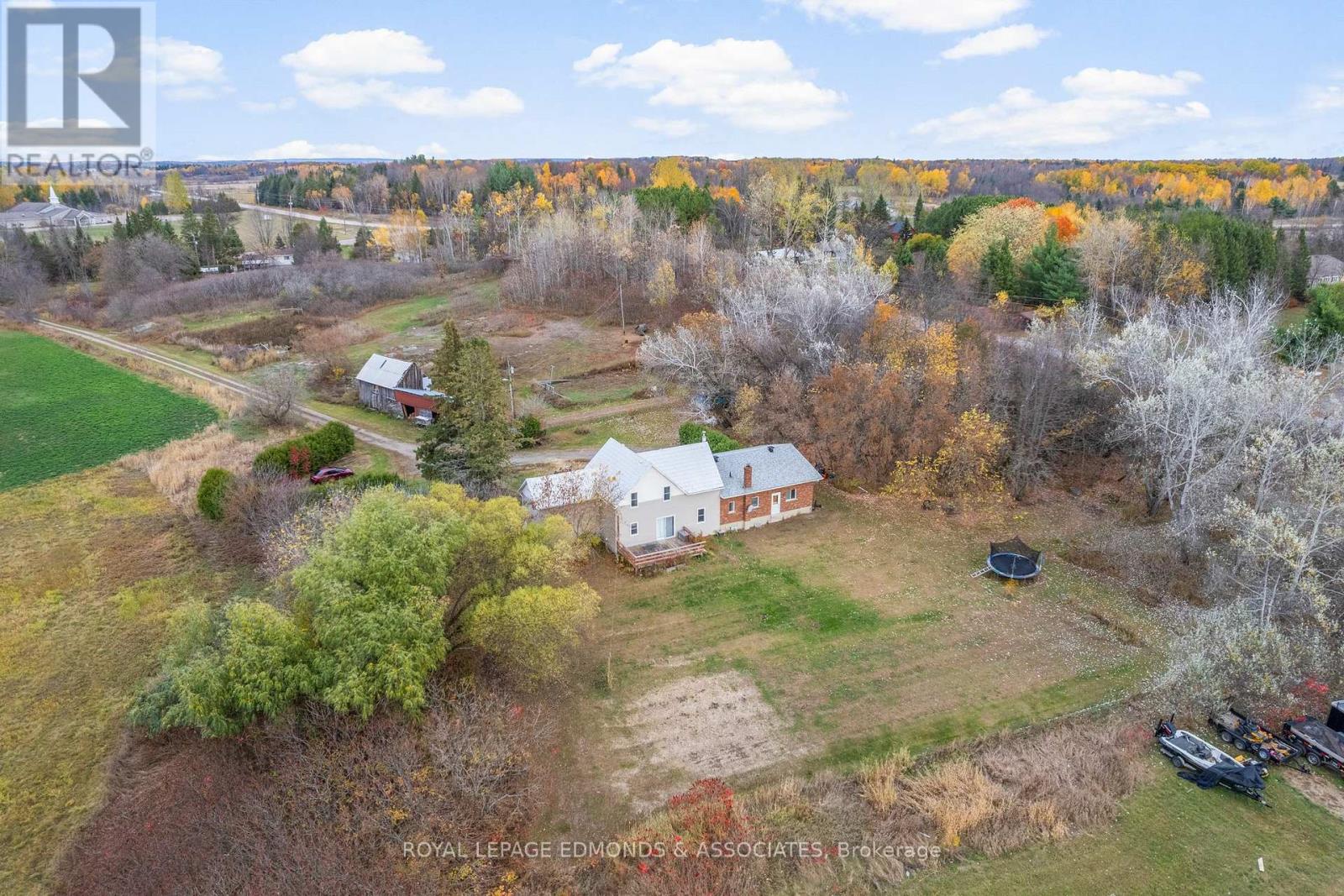 44 Alva Drive, Whitewater Region, Ontario  K0J 1K0 - Photo 2 - X12492224