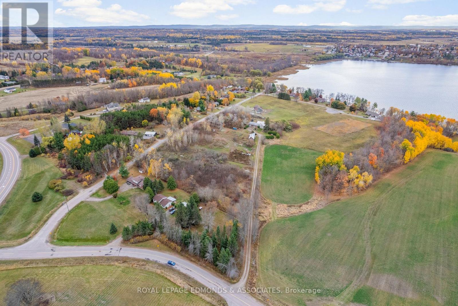 44 Alva Drive, Whitewater Region, Ontario  K0J 1K0 - Photo 48 - X12492224