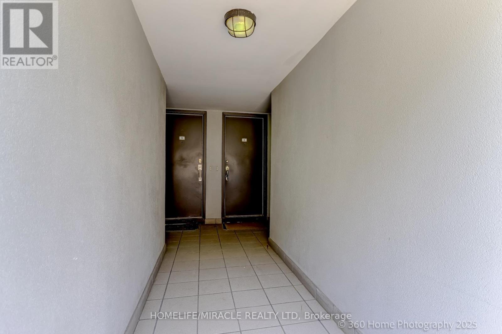 8 - 37 Four Winds Drive, Toronto, Ontario  M3J 1K7 - Photo 19 - W12488212