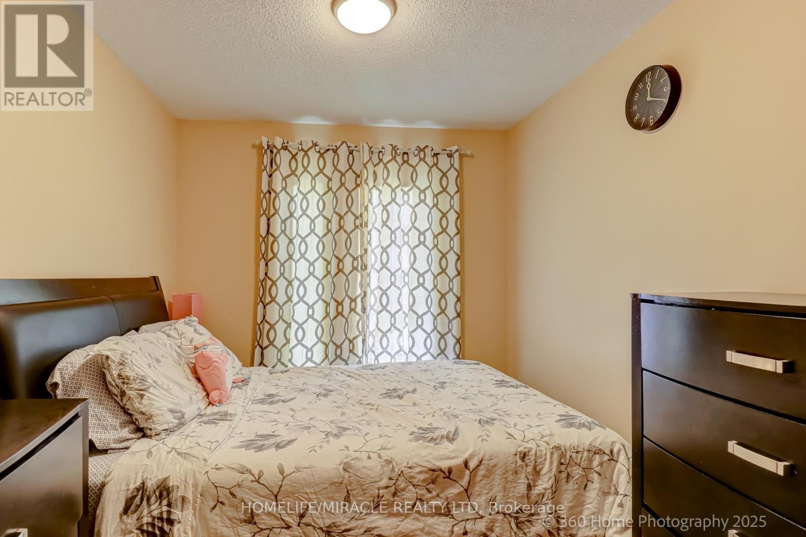 8 - 37 Four Winds Drive, Toronto, Ontario  M3J 1K7 - Photo 15 - W12488212