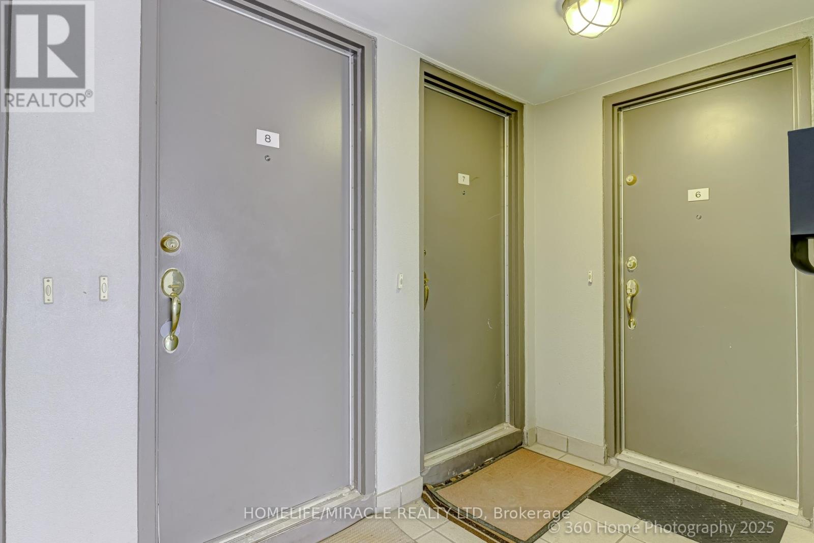 8 - 37 Four Winds Drive, Toronto, Ontario  M3J 1K7 - Photo 18 - W12488212