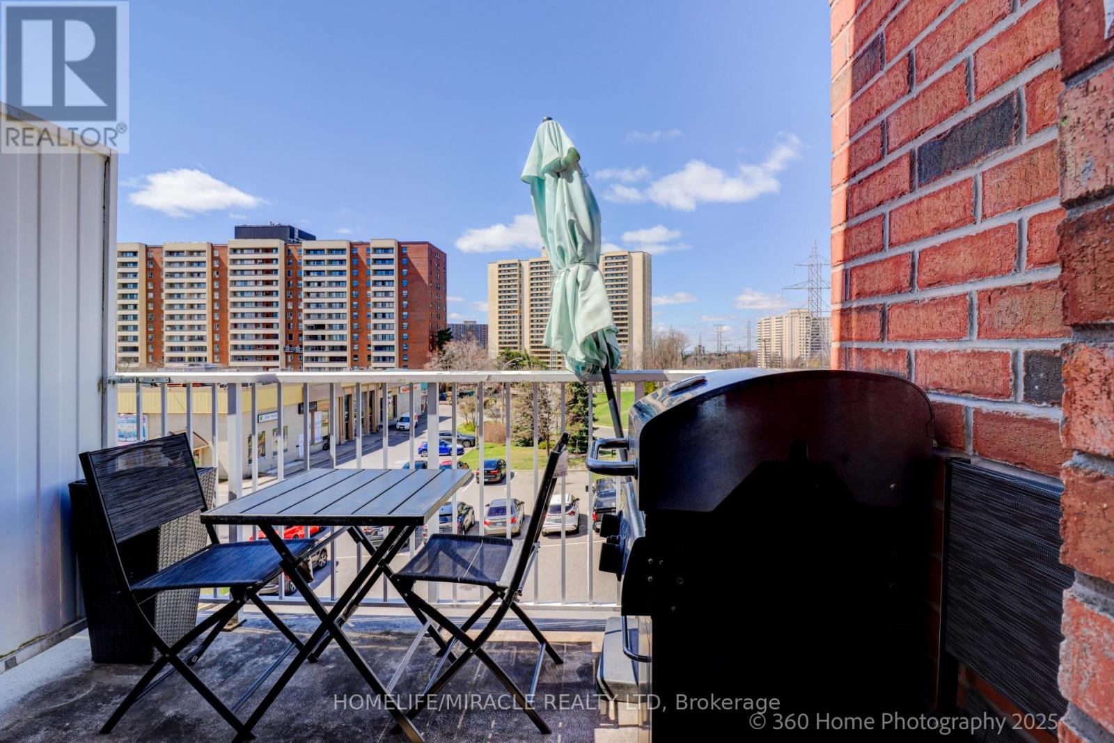 8 - 37 Four Winds Drive, Toronto, Ontario  M3J 1K7 - Photo 21 - W12488212