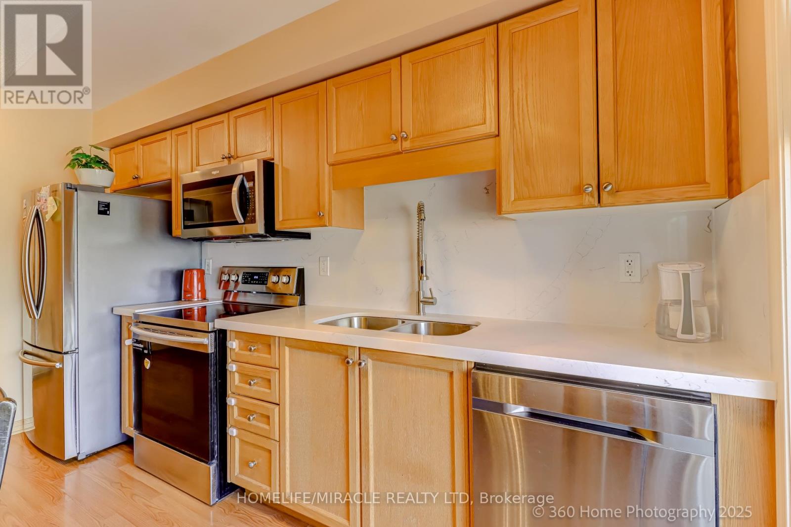 8 - 37 Four Winds Drive, Toronto, Ontario  M3J 1K7 - Photo 9 - W12488212