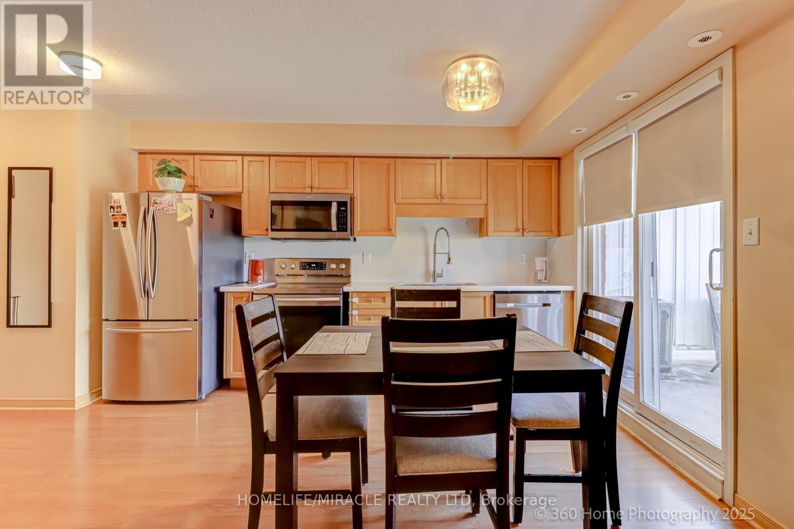 8 - 37 Four Winds Drive, Toronto, Ontario  M3J 1K7 - Photo 8 - W12488212