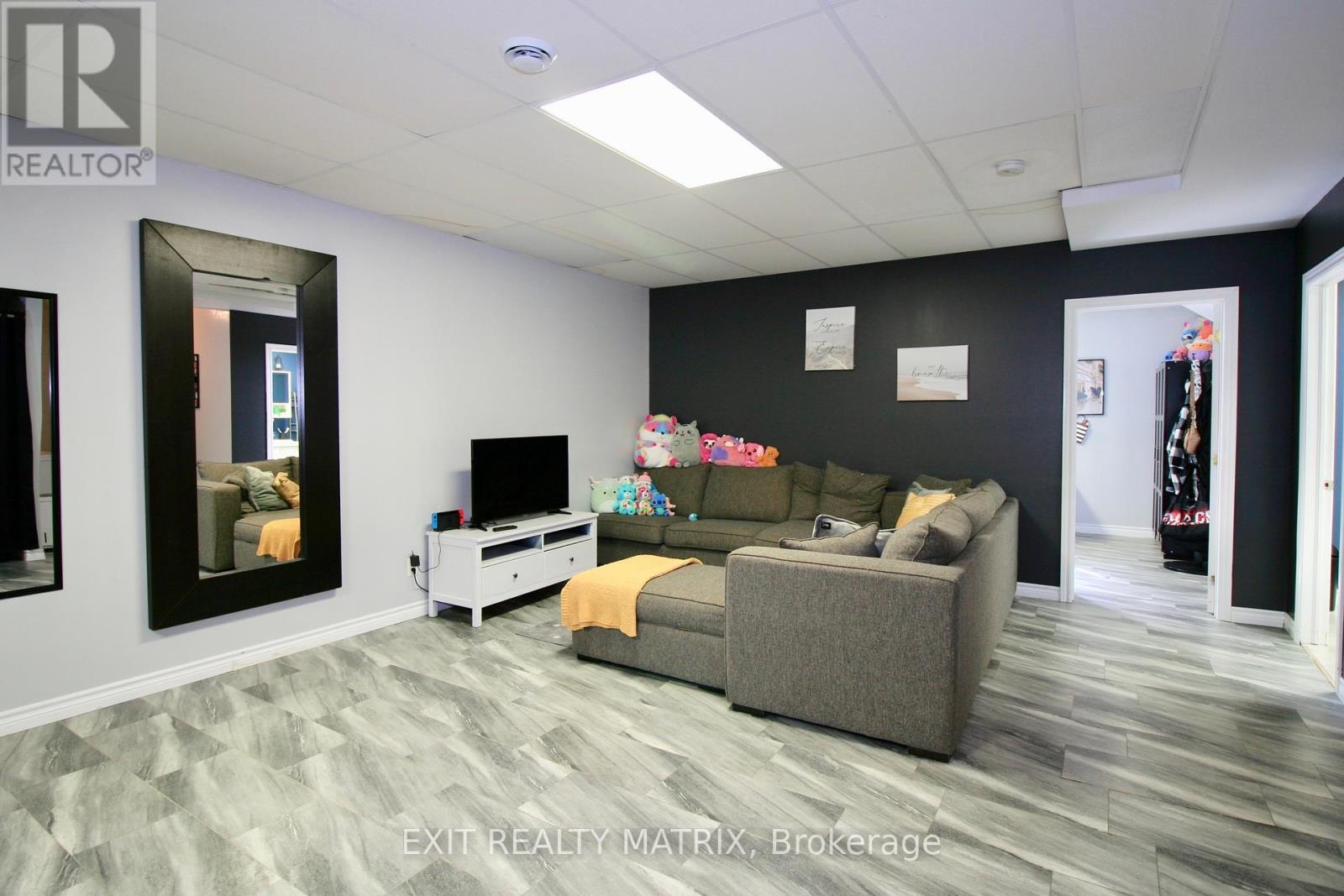 3532-3534 Front Road, East Hawkesbury, Ontario  K6A 2R2 - Photo 11 - X12492110