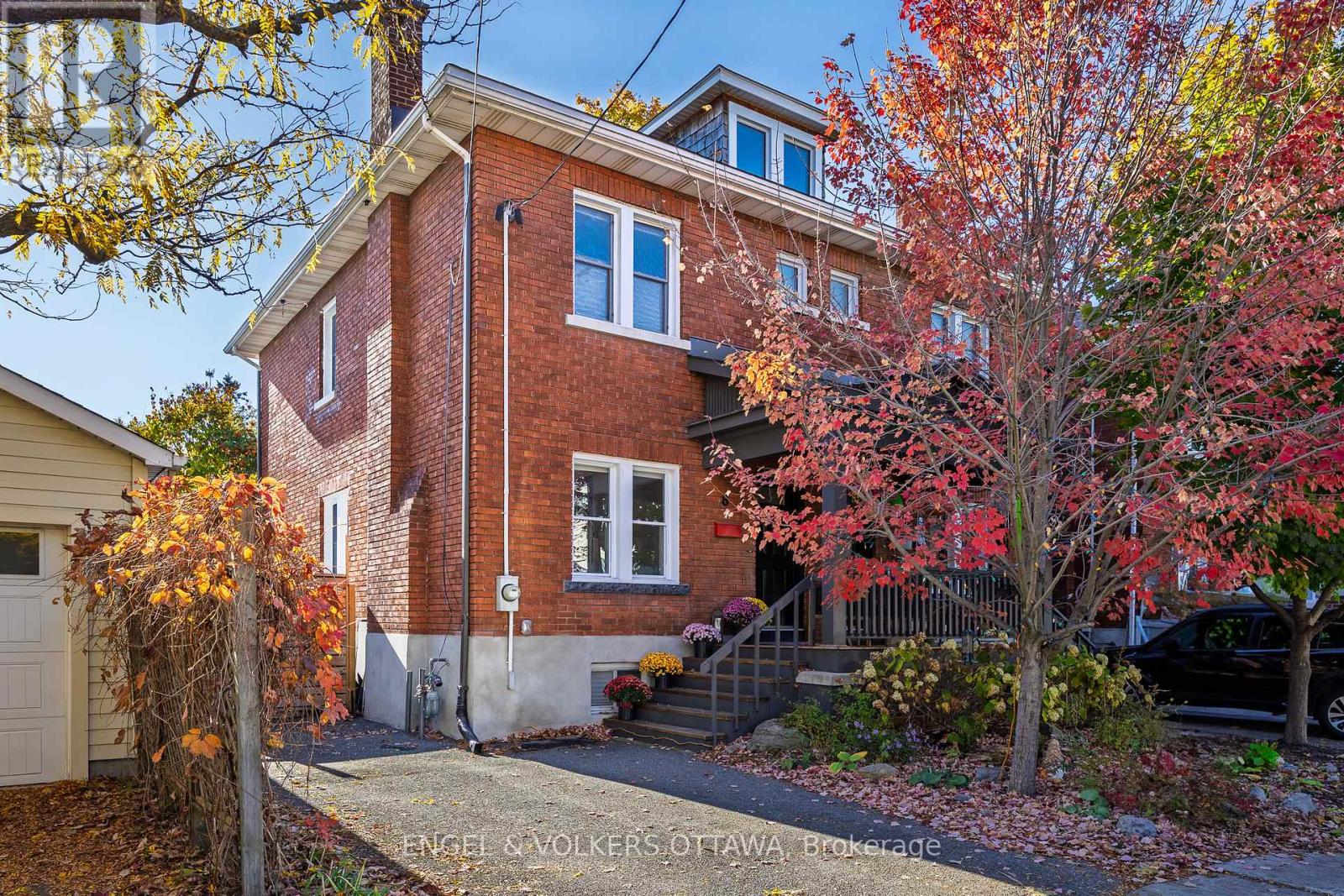8 FOSTER STREET, Ottawa, Ontario