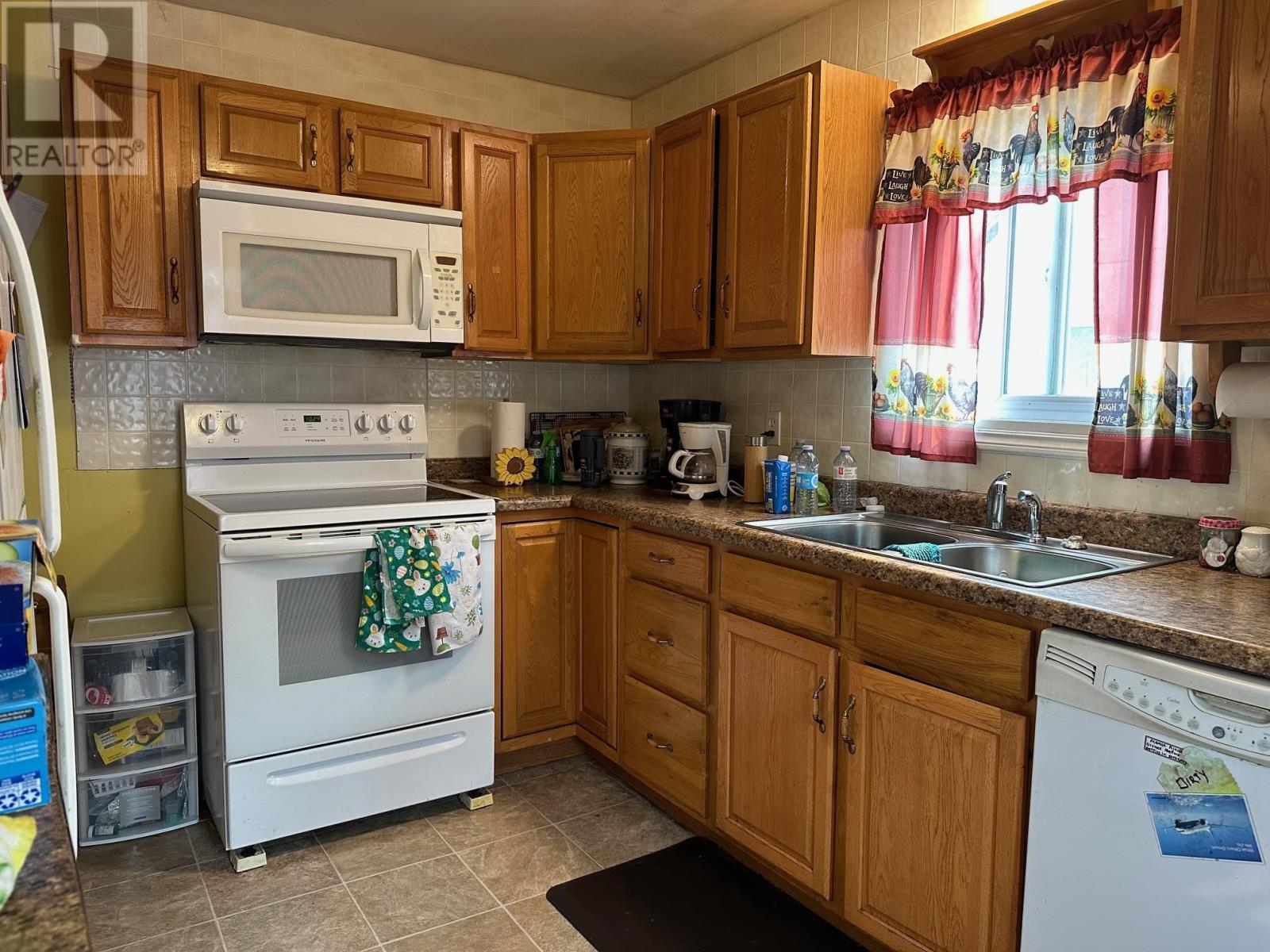 10 Elizabeth Ave, Terrace Bay, Ontario  P0T 2W0 - Photo 7 - TB252397