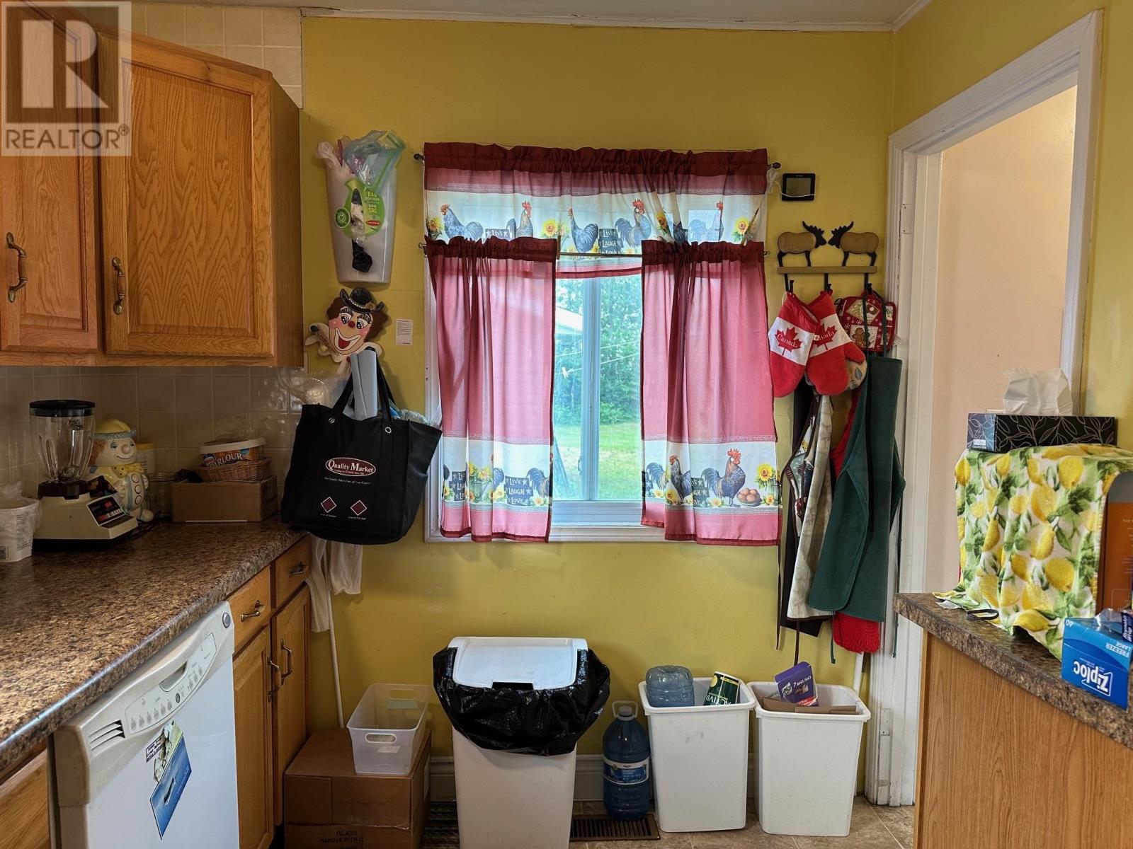 10 Elizabeth Ave, Terrace Bay, Ontario  P0T 2W0 - Photo 8 - TB252397