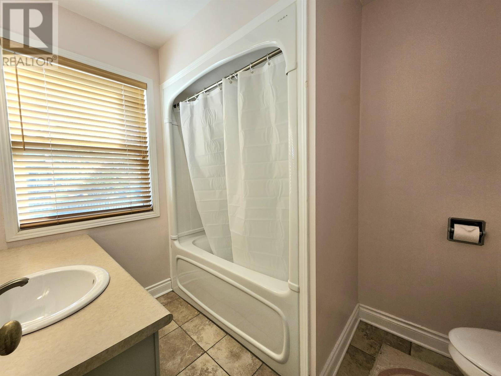 214 Sixth Ave, Kenora, Ontario  P9N 2C1 - Photo 21 - TB253012