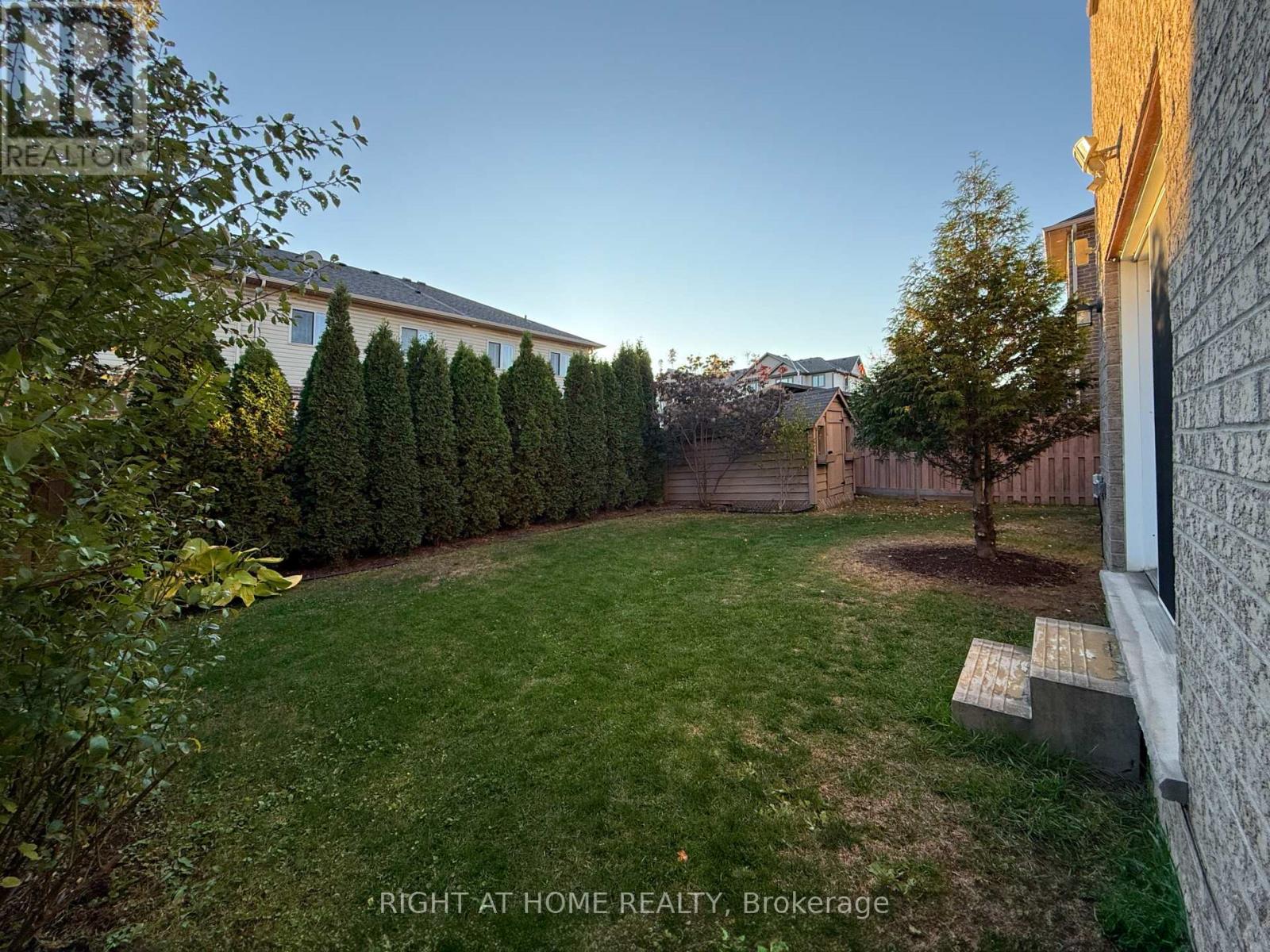 1294 Baseline Road, Hamilton, Ontario  L8E 0E4 - Photo 3 - X12492046