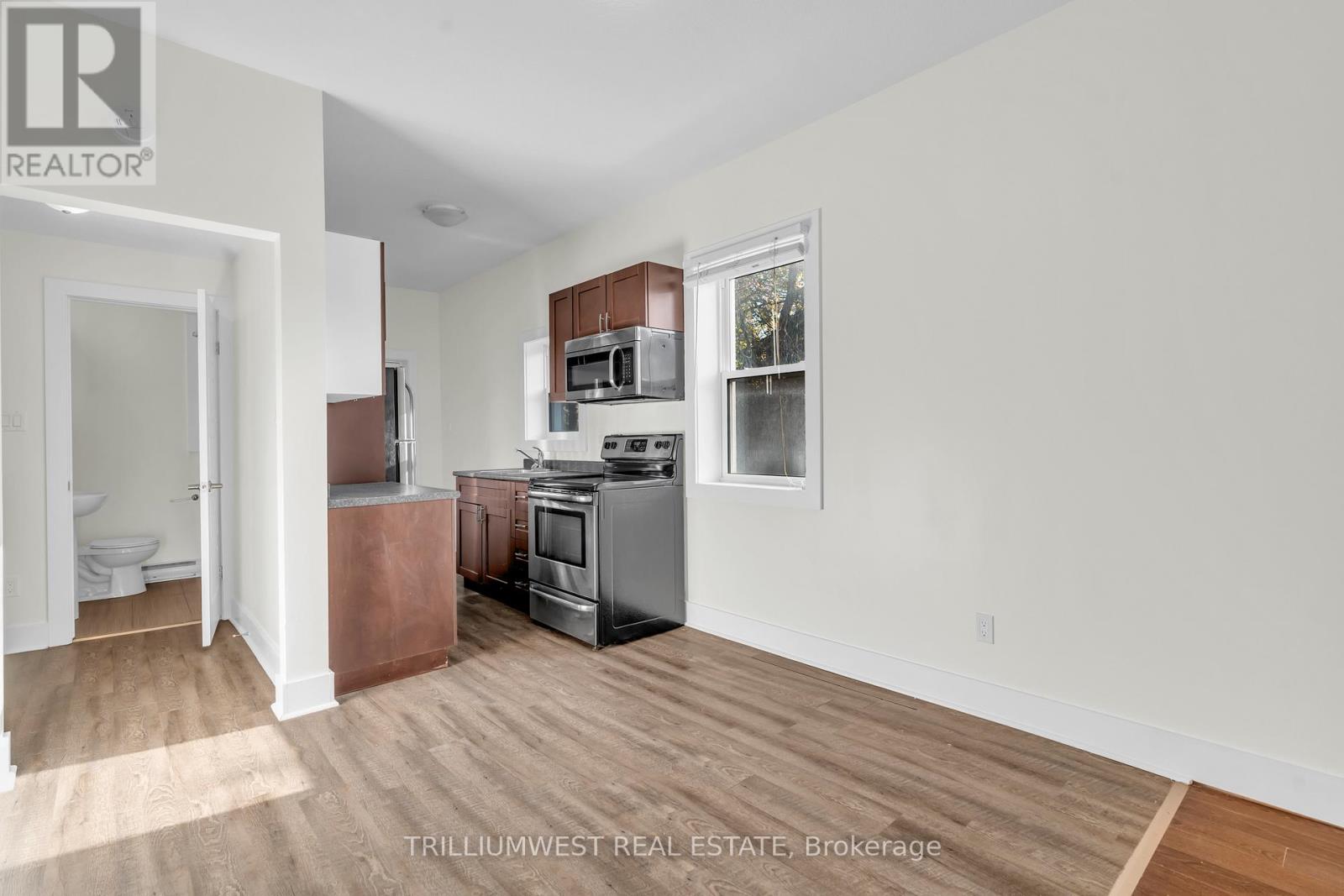 Unit B (Main) - 98 Church Street, Kitchener, Ontario  N2G 2S2 - Photo 8 - X12492054