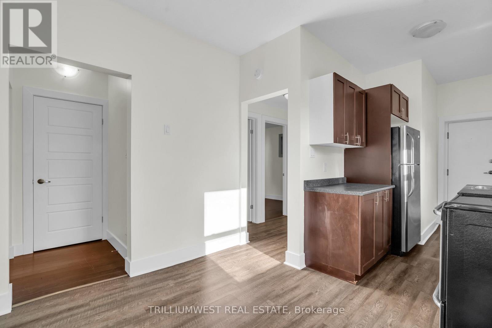 Unit B (Main) - 98 Church Street, Kitchener, Ontario  N2G 2S2 - Photo 9 - X12492054