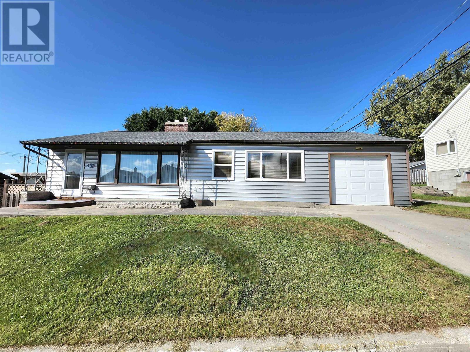 214 Sixth Ave, Kenora, Ontario  P9N 2C1 - Photo 3 - TB253012