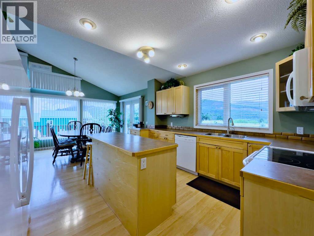 23701 Passburg Drive, Bellevue, Alberta  T0K 0C0 - Photo 6 - A2241670