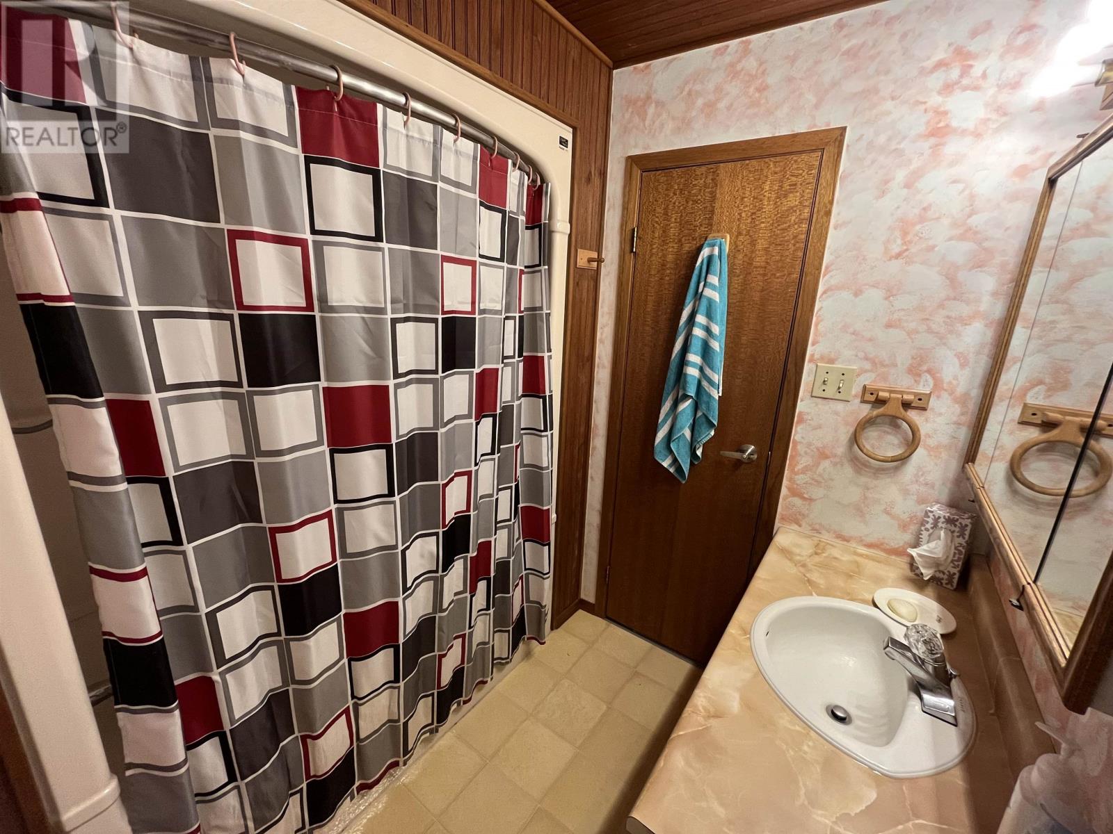 127 Logan Ave, Thunder Bay, Ontario  P7A 7X8 - Photo 25 - TB253265