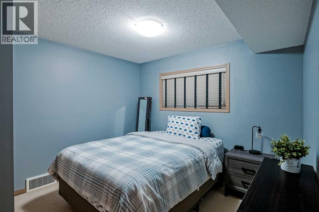 126 Kincora Park Nw, Calgary, Alberta  T3R 1L6 - Photo 32 - A2264531