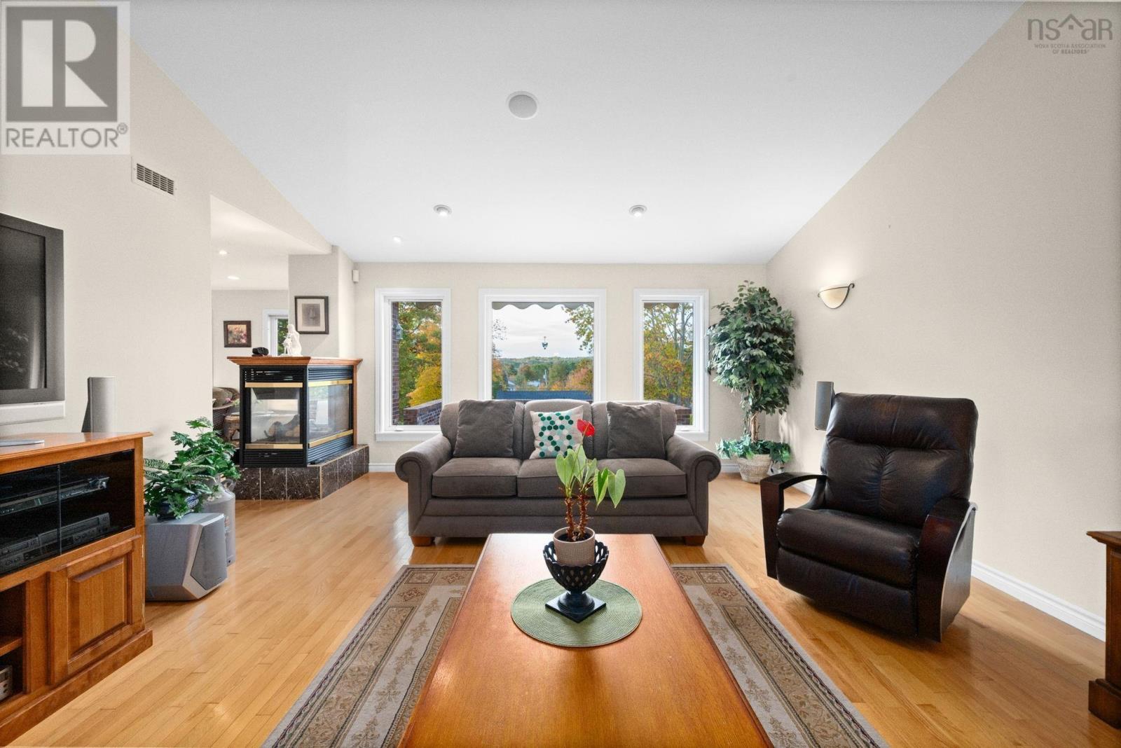 46 Stoneridge Court, Bridgewater, Nova Scotia  B4V 3T9 - Photo 12 - 202525924