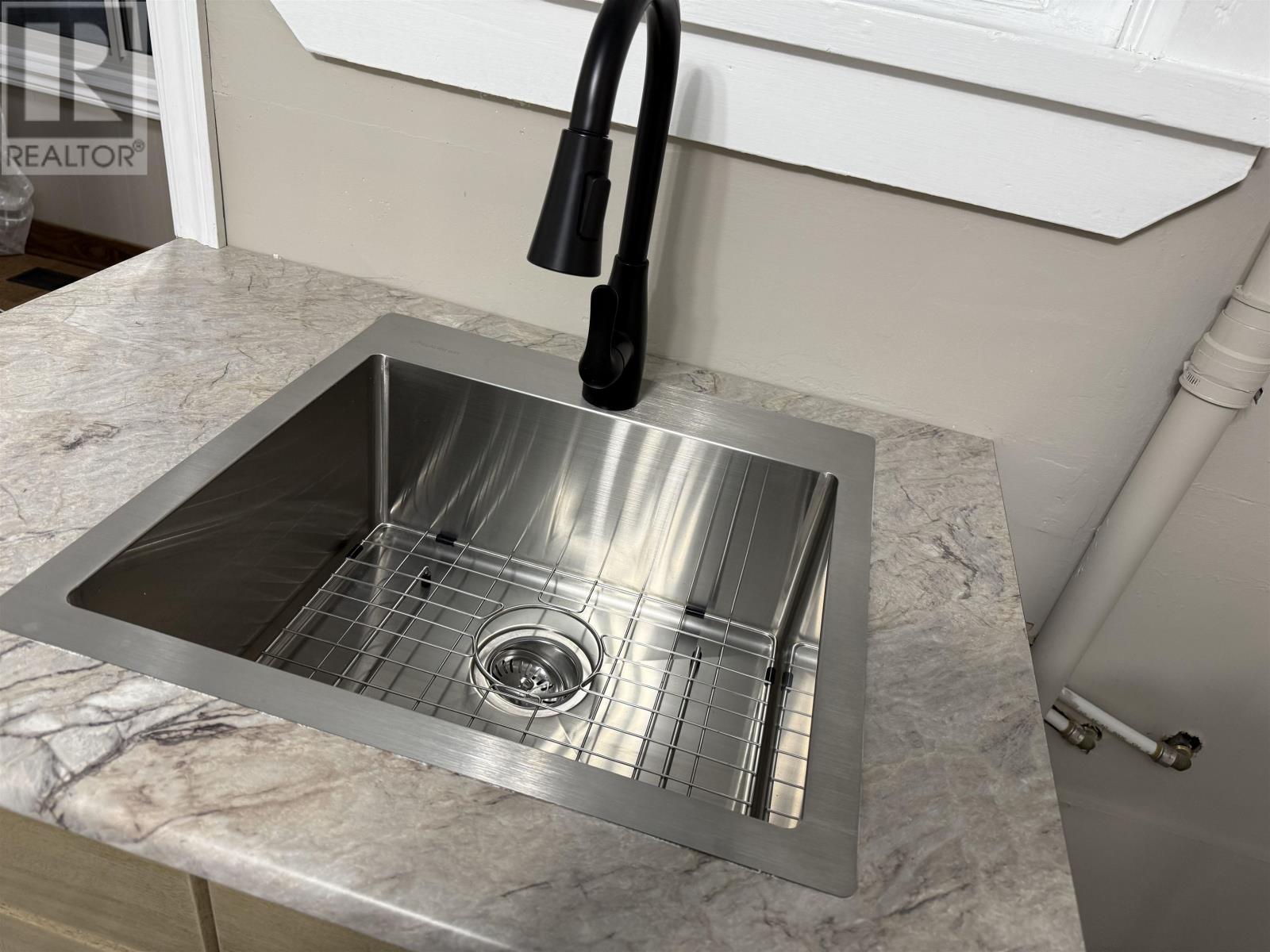 918 Alberta Street, Thunder Bay, Ontario  P7C 3E9 - Photo 16 - TB253334