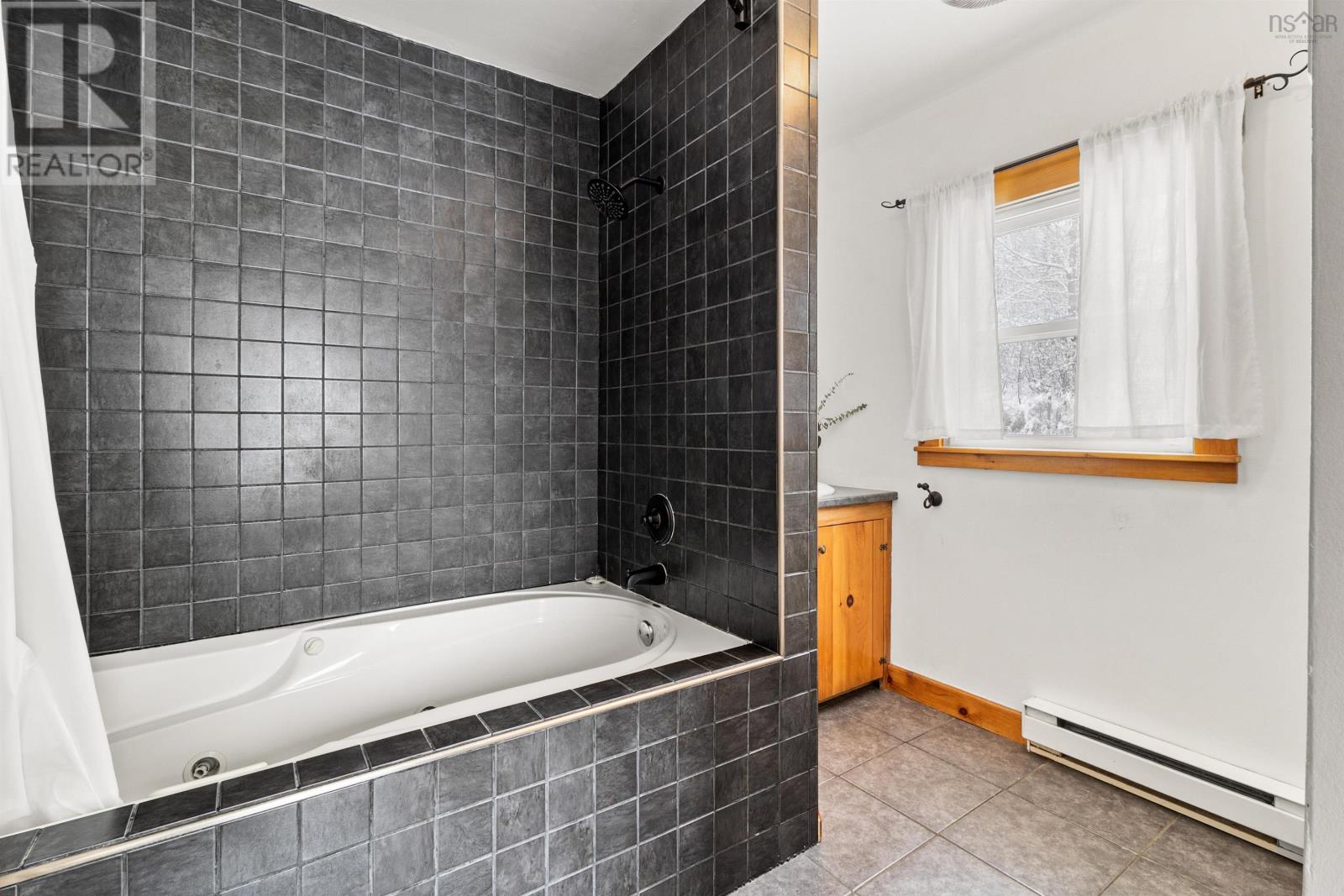 202 Gaspereau Avenue, Wolfville, Nova Scotia  B4P 2E6 - Photo 9 - 202525331