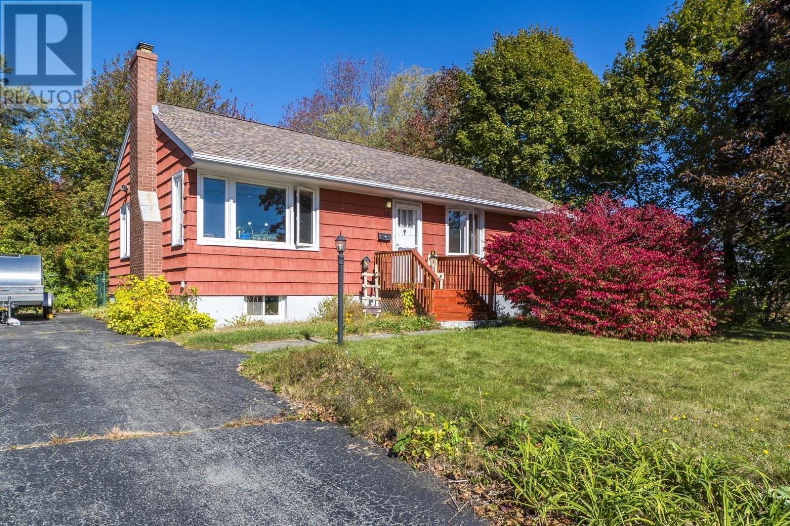 10 Ellenvale Avenue, Dartmouth, Nova Scotia  B2W 2W3 - Photo 1 - 202525966