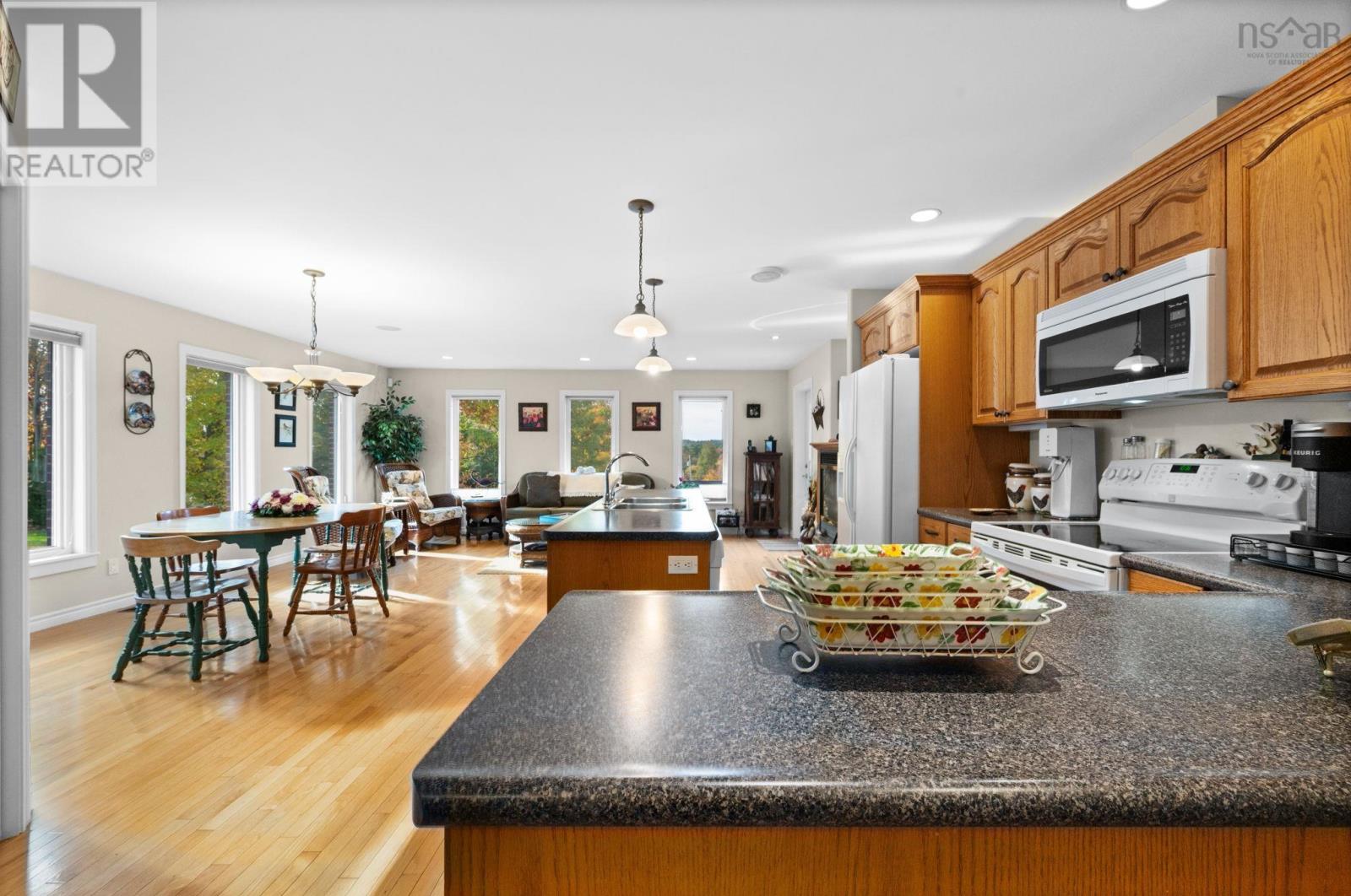 46 Stoneridge Court, Bridgewater, Nova Scotia  B4V 3T9 - Photo 6 - 202525924