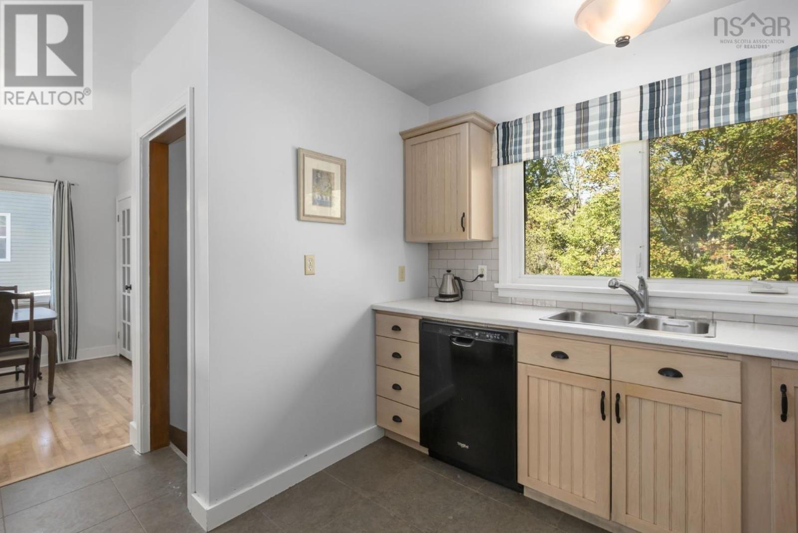 10 Ellenvale Avenue, Dartmouth, Nova Scotia  B2W 2W3 - Photo 12 - 202525966