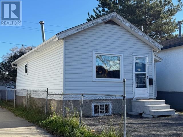 918 Alberta Street, Thunder Bay, Ontario  P7C 3E9 - Photo 1 - TB253334
