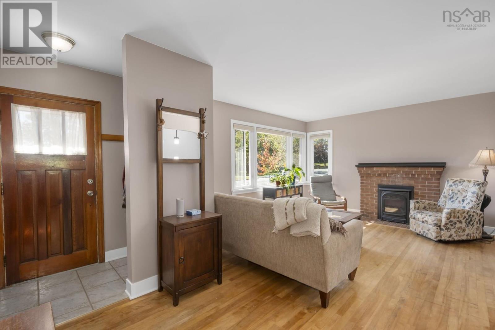 10 Ellenvale Avenue, Dartmouth, Nova Scotia  B2W 2W3 - Photo 3 - 202525966