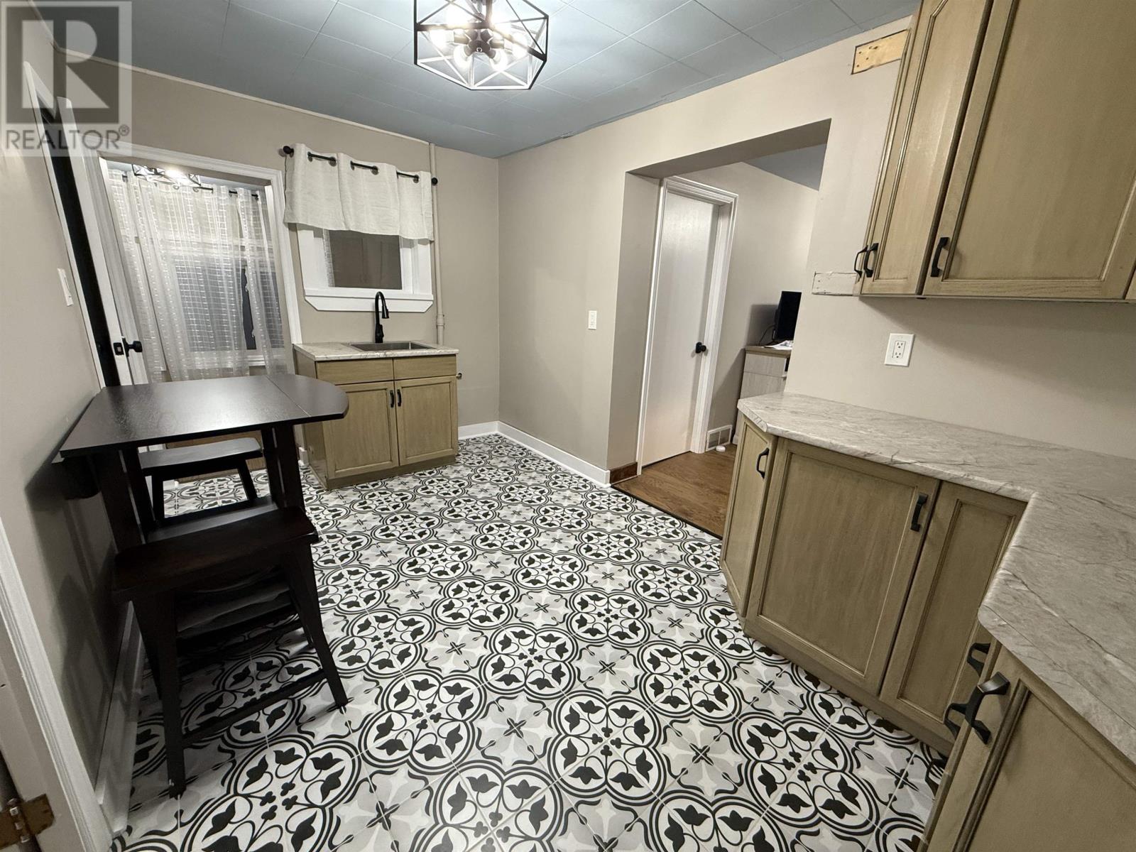 918 Alberta Street, Thunder Bay, Ontario  P7C 3E9 - Photo 11 - TB253334