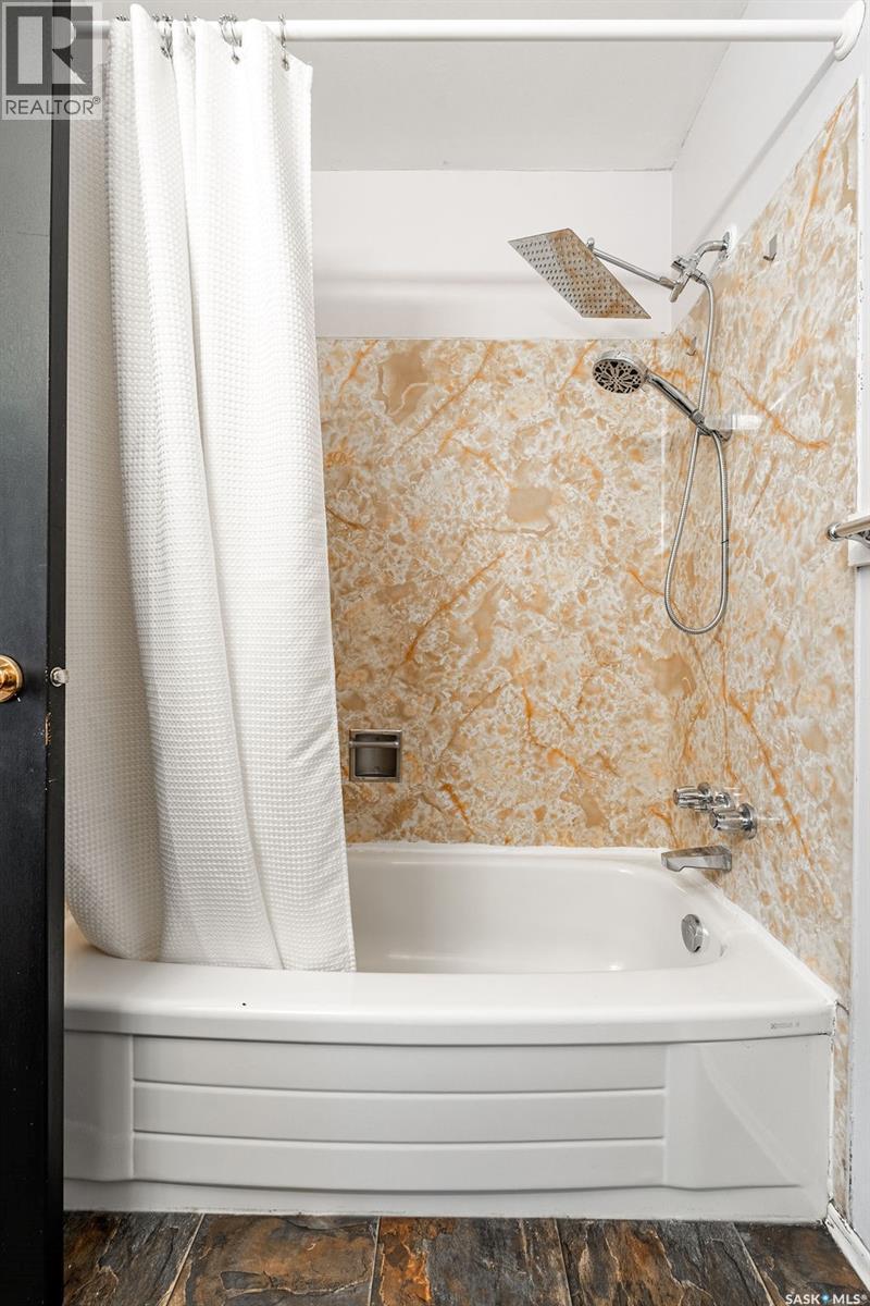 243 Roborecki Crescent, Saskatoon, Saskatchewan  S7K 5L1 - Photo 23 - SK022057