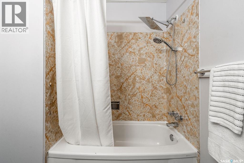 243 Roborecki Crescent, Saskatoon, Saskatchewan  S7K 5L1 - Photo 24 - SK022057