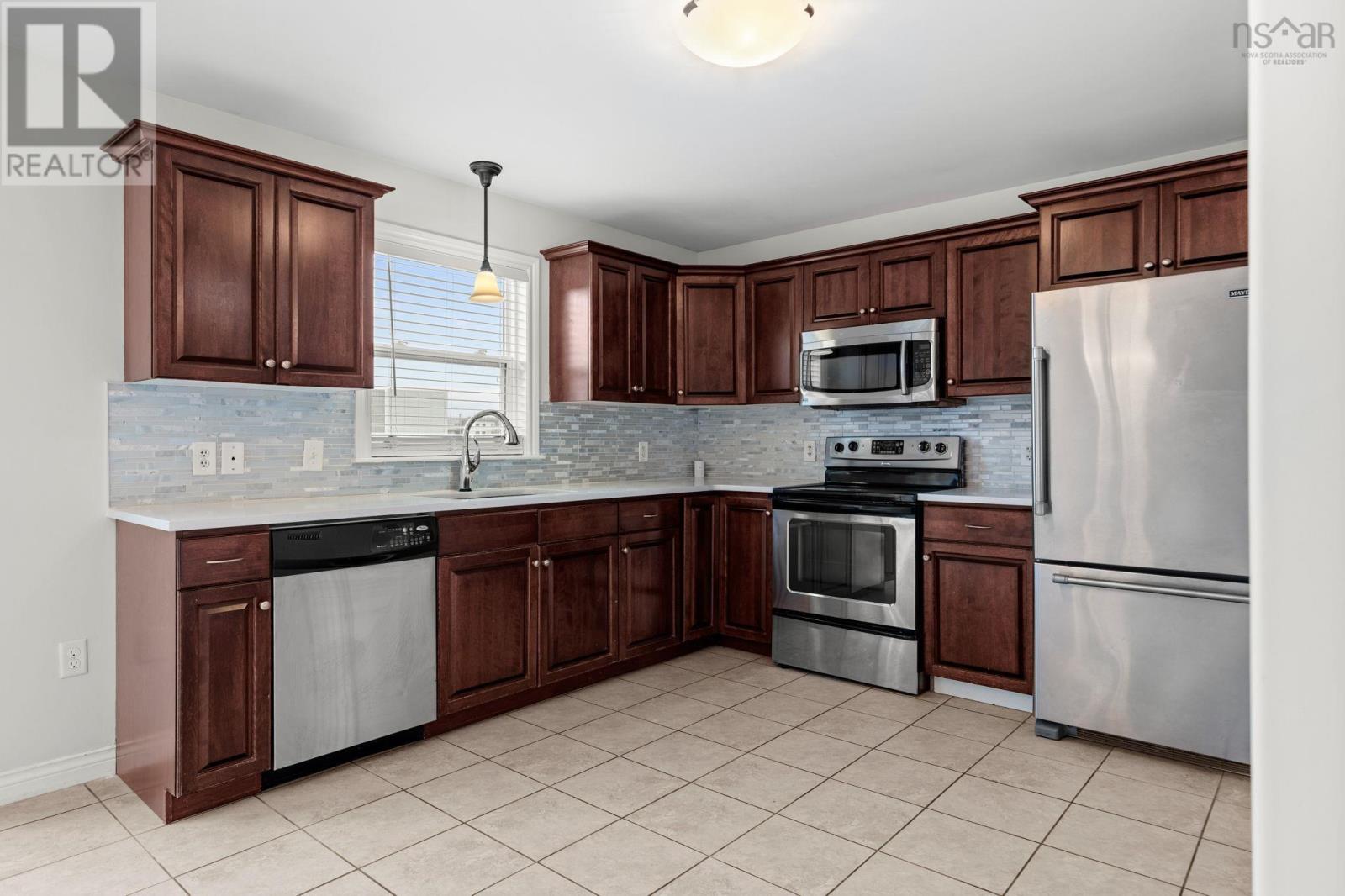 27-29 Grayson Court, Sackville, Nova Scotia  B4C 0A8 - Photo 5 - 202526610