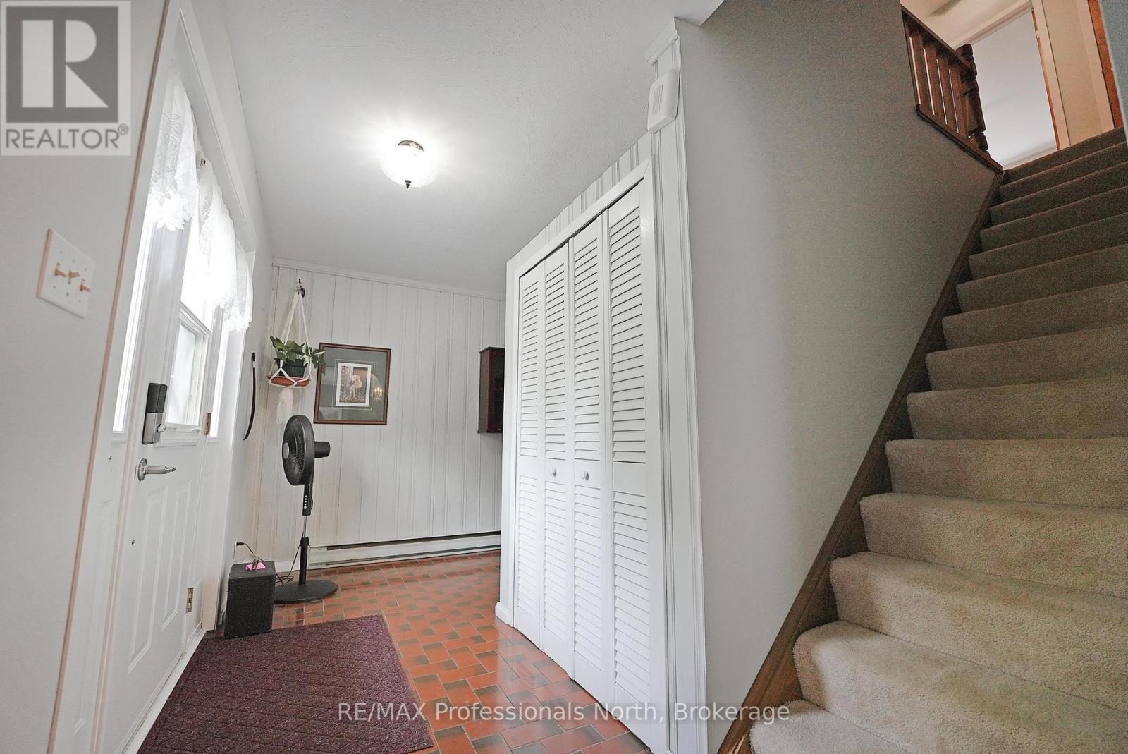 10 Stouffer Street, Minden Hills, Ontario  K0M 2K0 - Photo 8 - X12280086