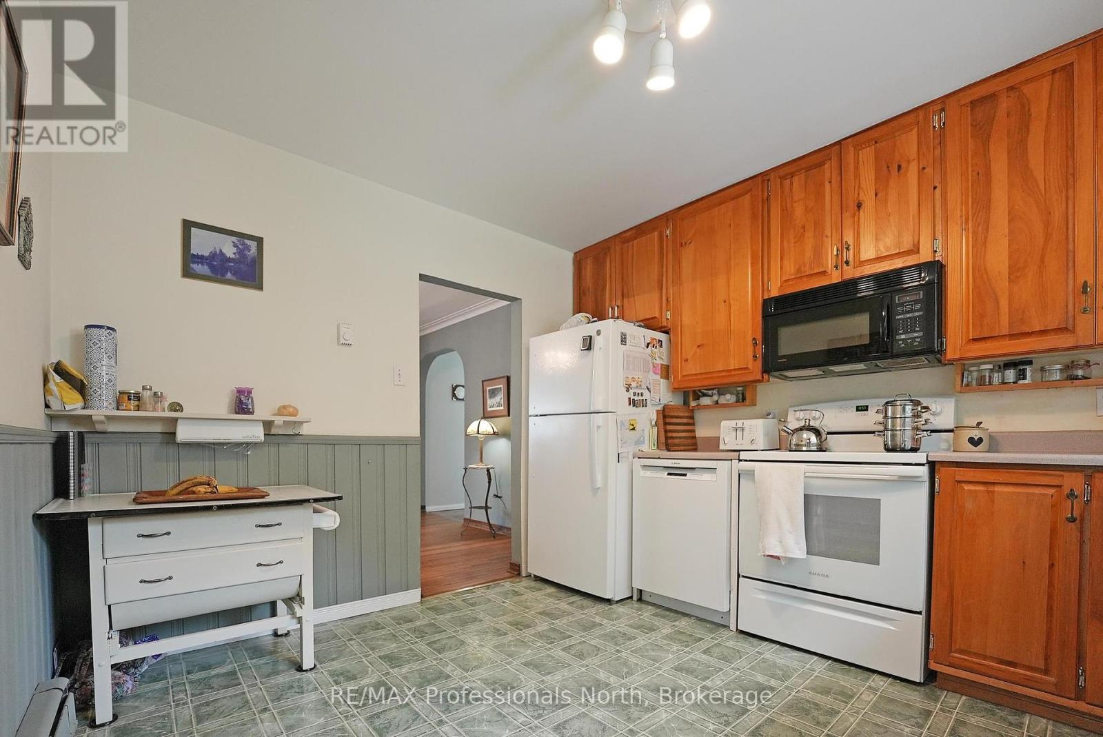 10 Stouffer Street, Minden Hills, Ontario  K0M 2K0 - Photo 19 - X12280086