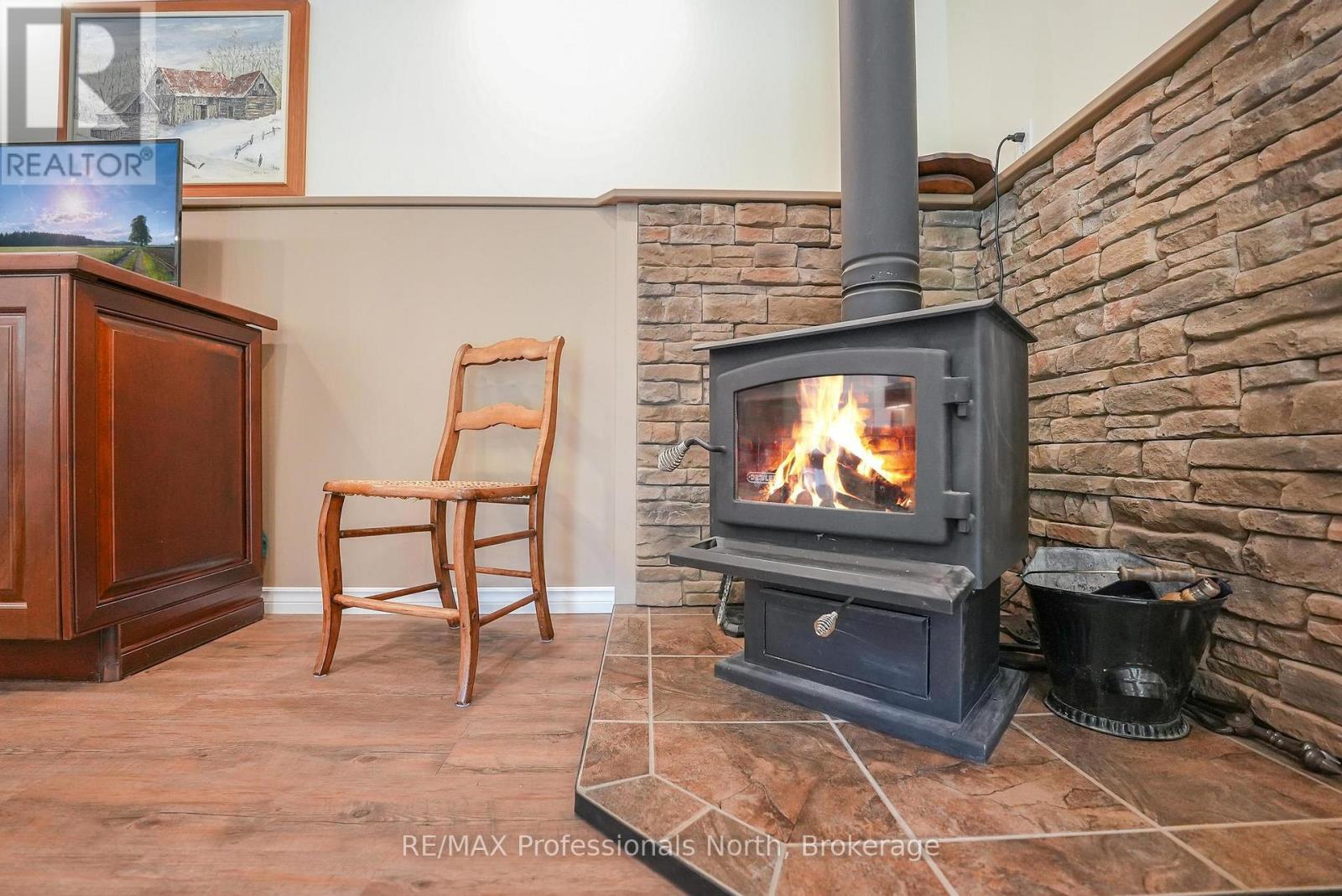 1453 Minnicock Lake Road, Dysart Et Al, Ontario  K0M 1S0 - Photo 11 - X12490266