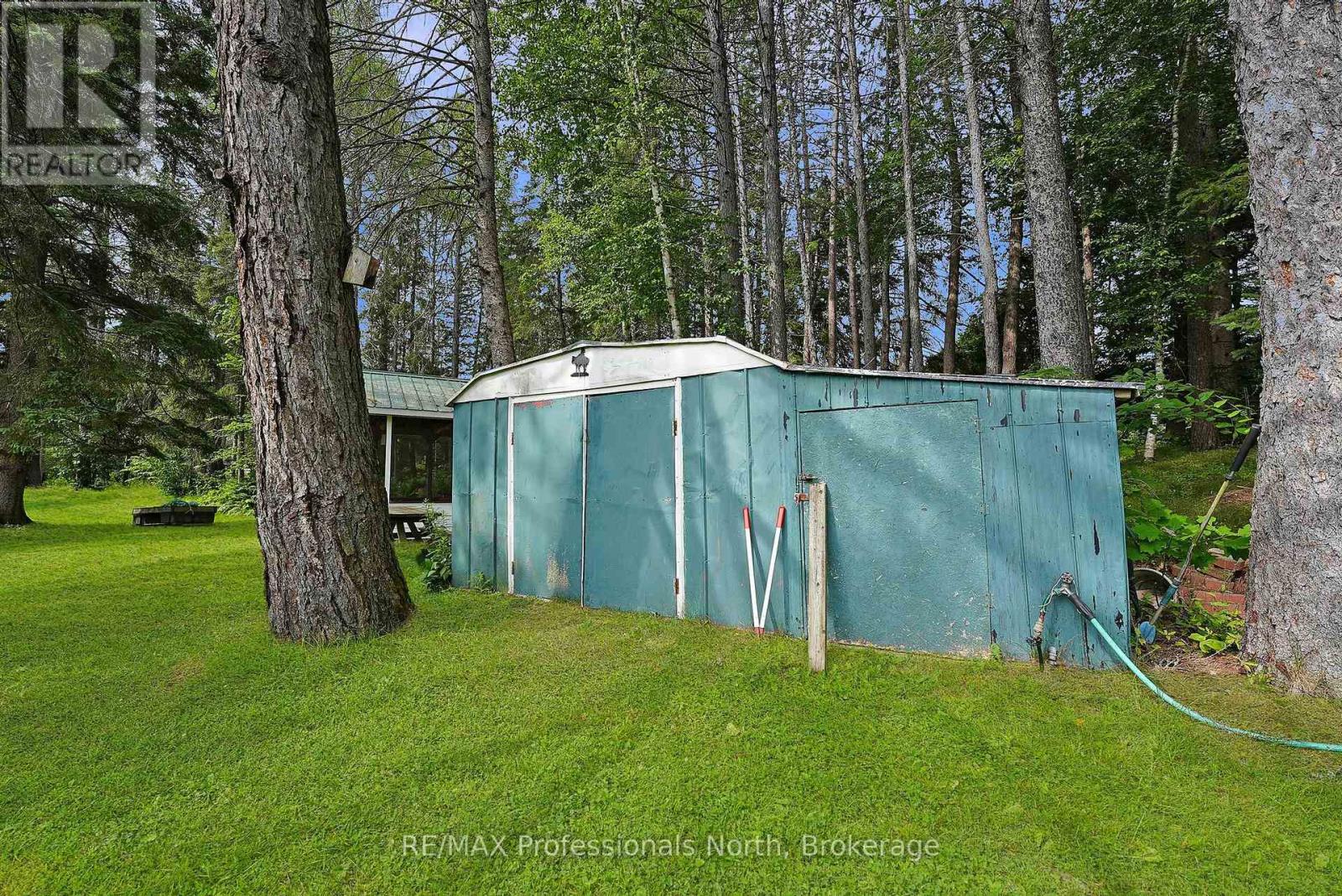 10 Stouffer Street, Minden Hills, Ontario  K0M 2K0 - Photo 40 - X12280086