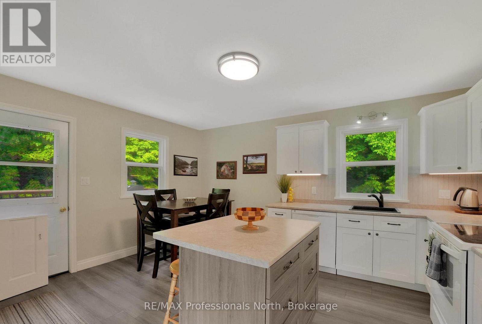 1453 Minnicock Lake Road, Dysart Et Al, Ontario  K0M 1S0 - Photo 16 - X12490266