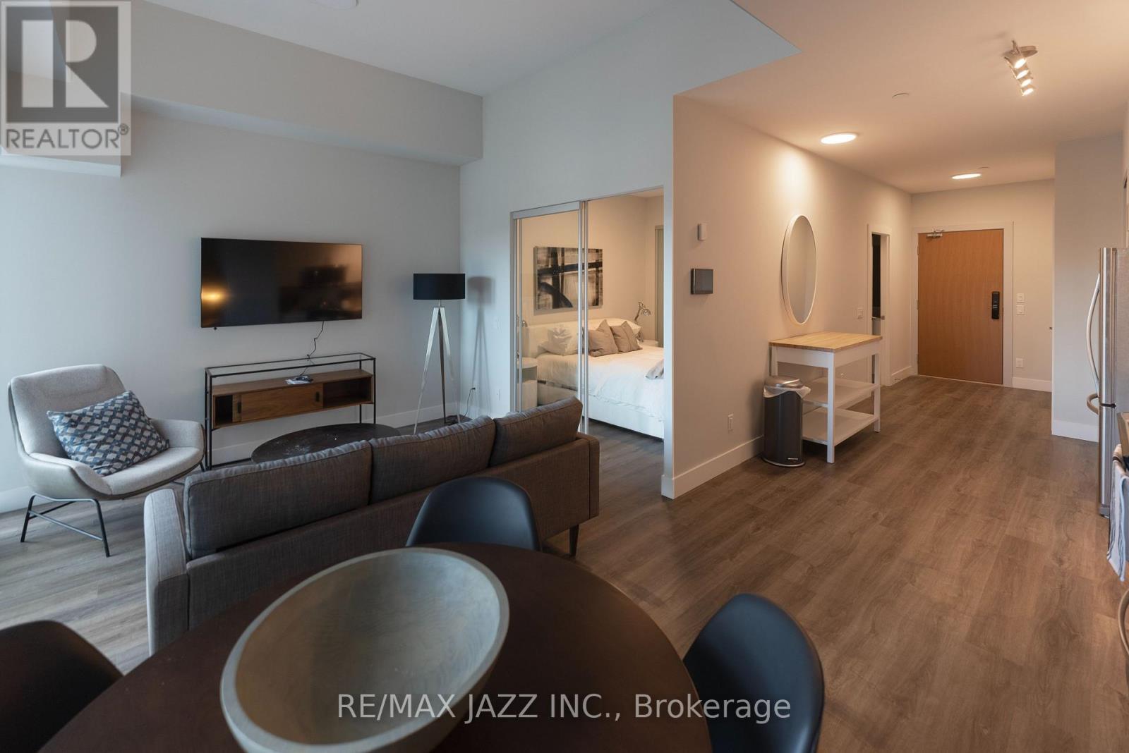 1601 - 80 Bond Street E, Oshawa, Ontario  L1G 0E6 - Photo 2 - E12297560