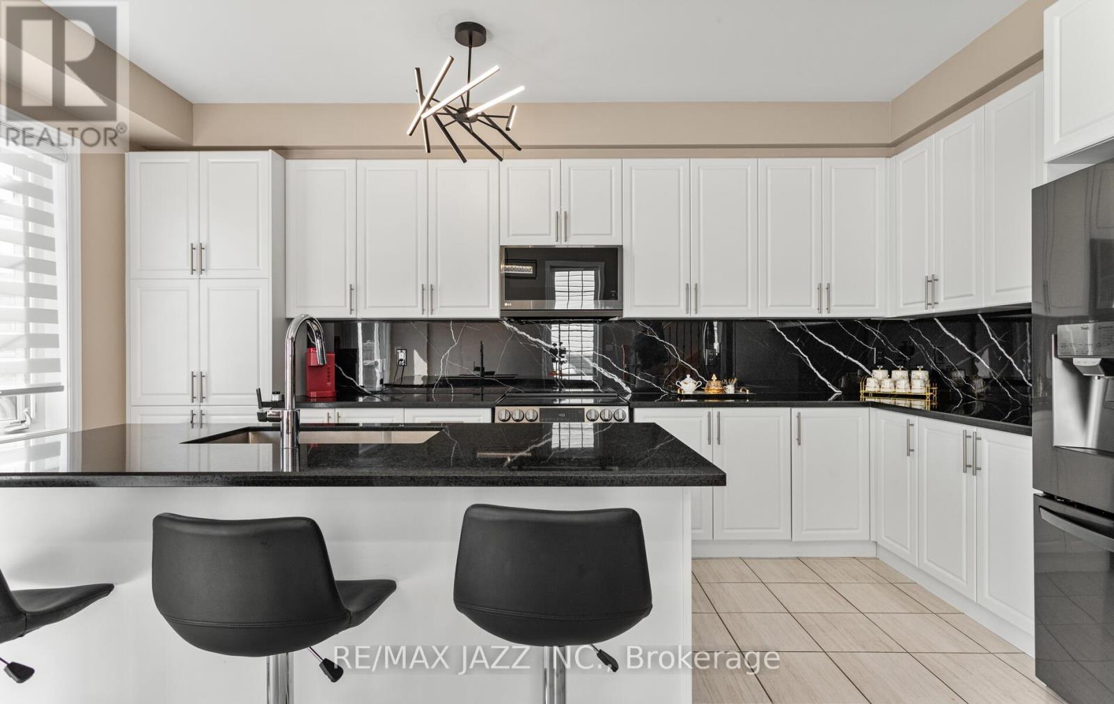 87 Honey Crisp Lane, Clarington, Ontario  L1C 7H7 - Photo 2 - E12391343