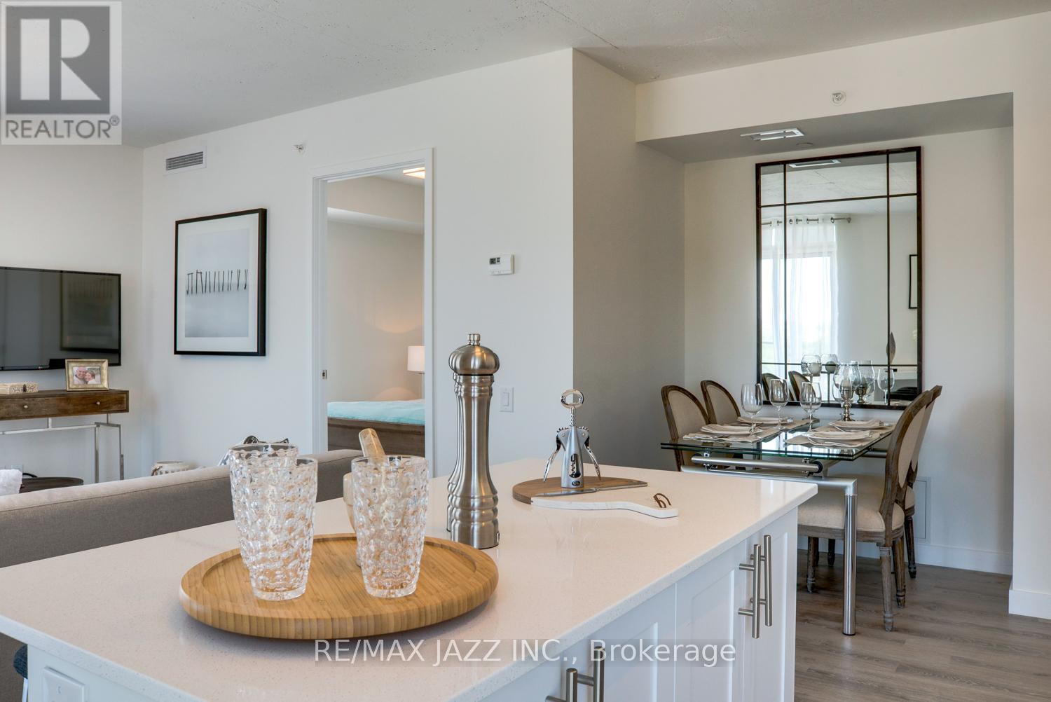 305 - 100 Bond Street E, Oshawa, Ontario  L1G 0E6 - Photo 8 - E12390945