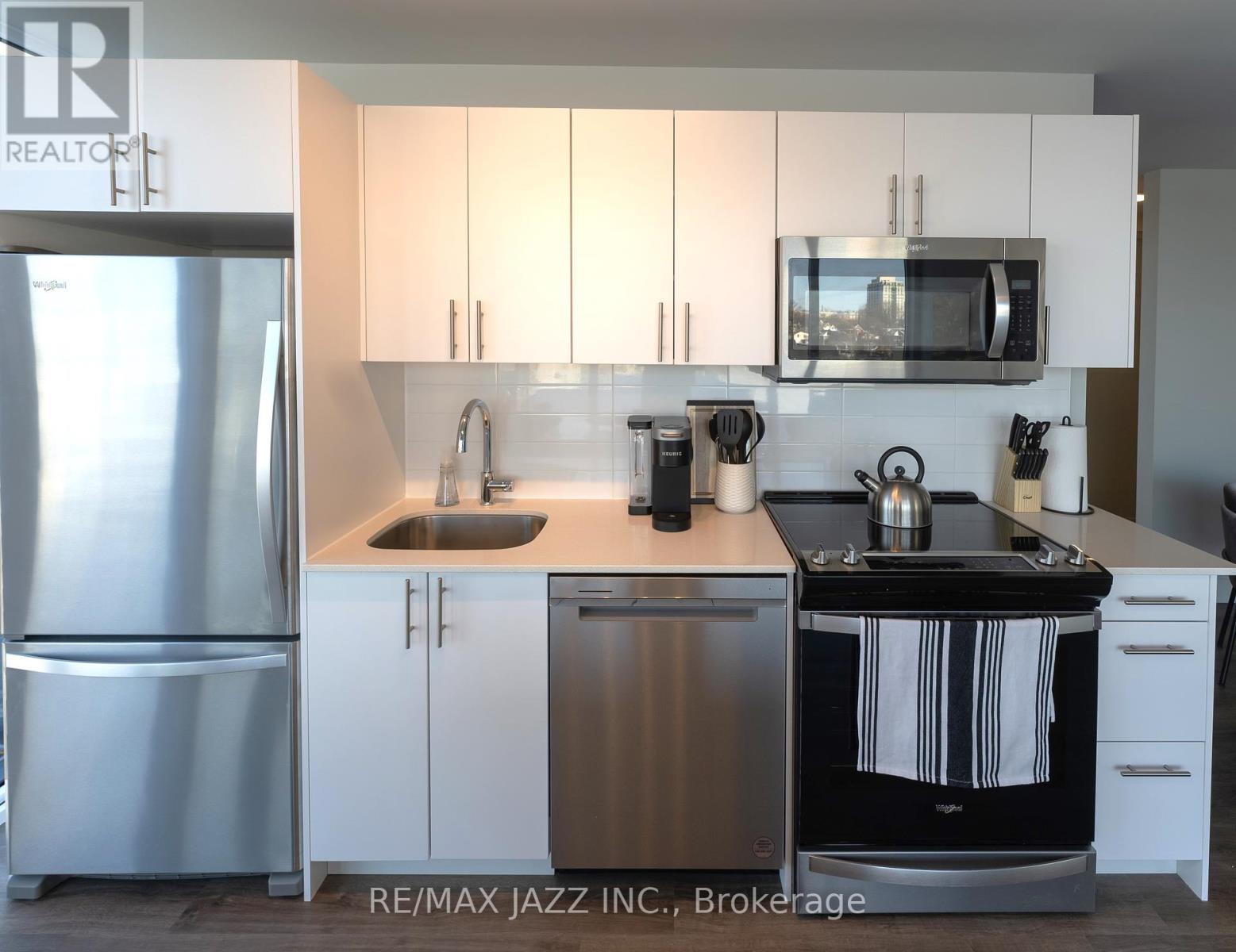 204 - 80 Bond Street E, Oshawa, Ontario  L1G 0E6 - Photo 3 - E12398398