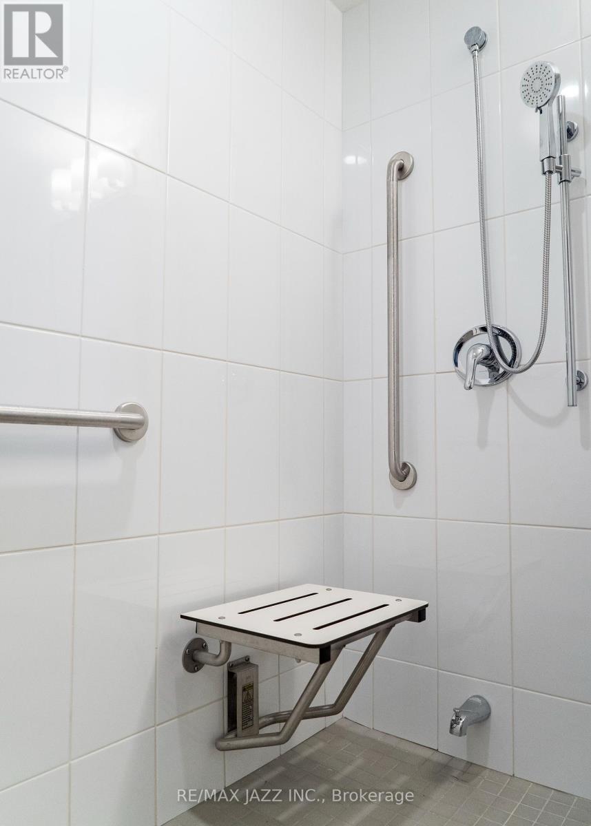 304 - 100 Bond Street E, Oshawa, Ontario  L1G 0E6 - Photo 11 - E12399384