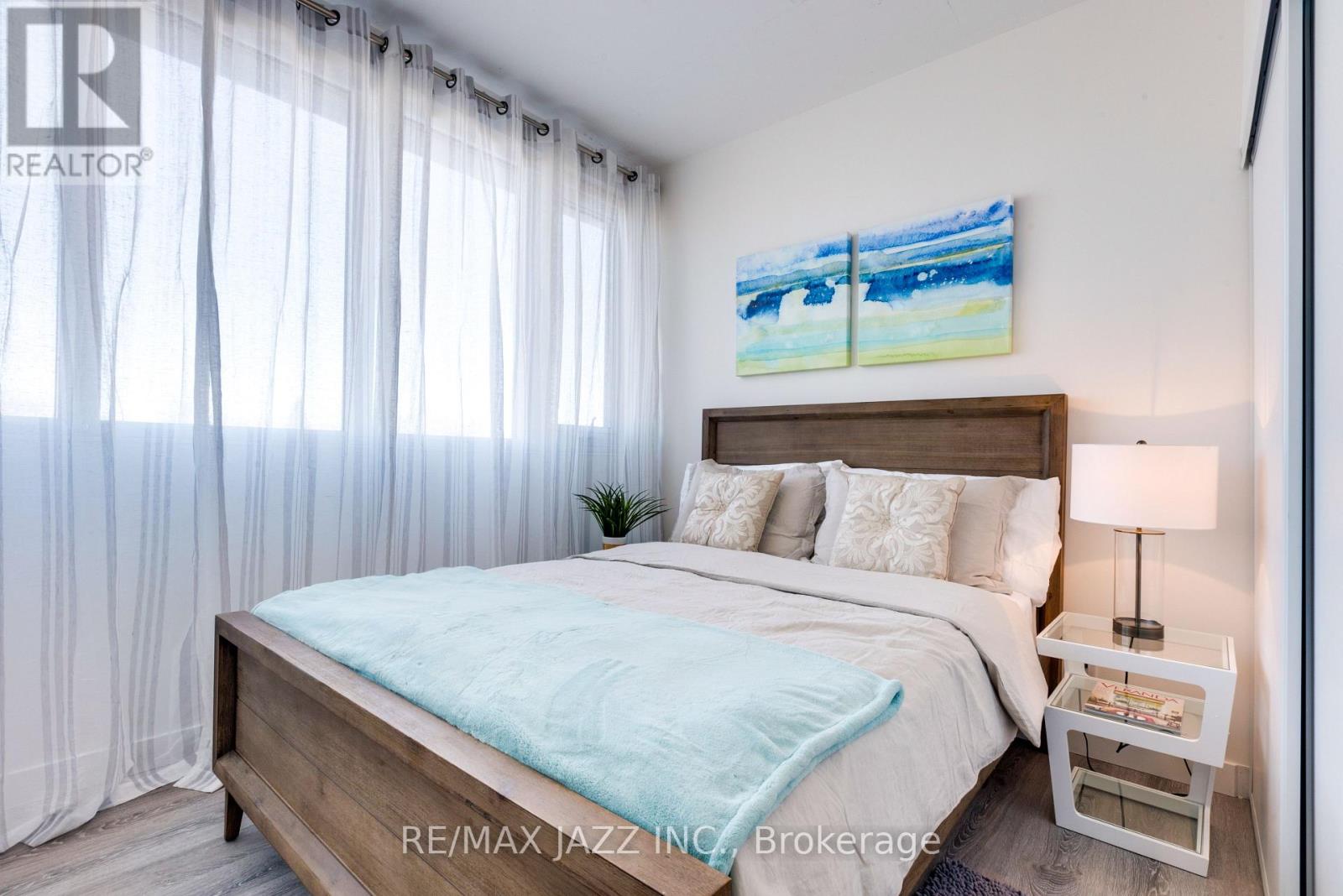 1014 - 100 Bond Street E, Oshawa, Ontario  L1G 0E6 - Photo 12 - E12399387